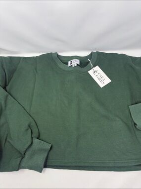 Cara Loren Dark Green Crewneck Crop Sweatshirt size M